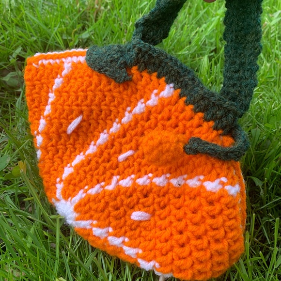 Small Crochet Orange Slice Purse! - Picture 2 of 2